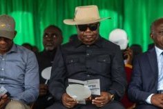 Brève / Infrastructures&nbsp;: Adrien Nguéma Mba présent au lancement des travaux d’aménagement du tronçon routier Alembé-Lopé-Carrefour Leroy-Mikouyi