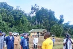 Mitzic&nbsp;: le Ministre Patrick Barbera Isaac en mission à Agro Business Group