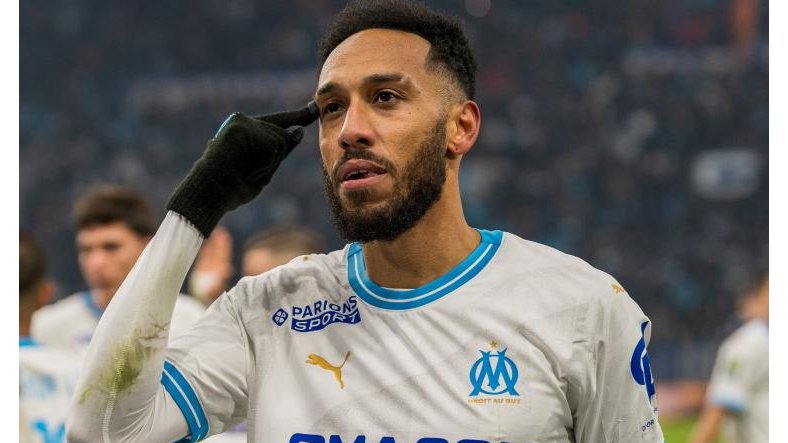 Ligue 1&nbsp;:  Pierre-Emerick Aubameyang en sauveur, l’Olympique de Marseille renverse l’Olympique Lyonnais (3-2)