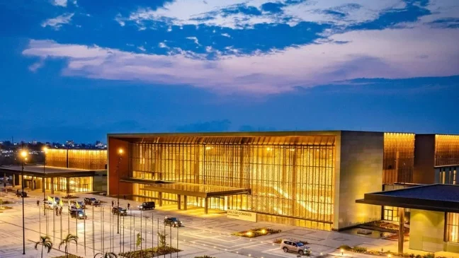 Gabon&nbsp;: la Cité de la démocratie devient le Palais des congrès , rebaptisé Omar Bongo