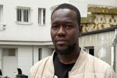 Paris : Anne Hidalgo décore Fousseynou Samba Cissé, sauveteur d’une famille en flammes