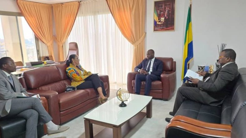 Gabon : l’UNICEF et le gouvernement unis pour connecter les écoles à Internet