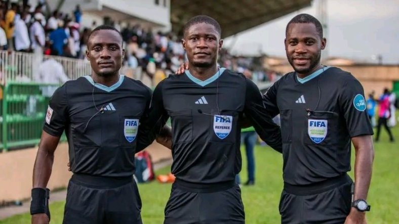 Mondial 2026&nbsp;: Pierre Atcho et son équipe arbitrale gabonaise dans le grand bain face à l’Irak et la Norvège