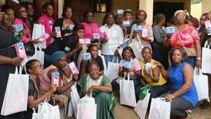 Octobre Rose : des femmes sourdes-muettes sensibilisées aux cancers féminins et à l’hygiène menstruelle