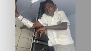 Tentative d’enlèvement à Franceville : un collégien de 14 ans sauve sa vie en sautant du véhicule