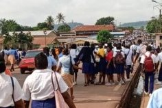 Violences en milieu scolaire&nbsp;: jusqu’à 5 ans de prison et 1 million de FCFA d’amende