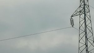 Plein ciel&nbsp;: Un câble haute tension s’affaisse, des questions sur la sécurité des riverains 
