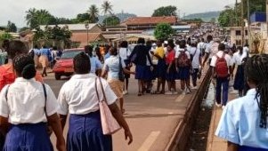 Violences en milieu scolaire&nbsp;: jusqu’à 5 ans de prison et 1 million de FCFA d’amende