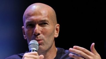 Zinédine Zidane prend les commandes des Bleus et succède à Didier Deschamps