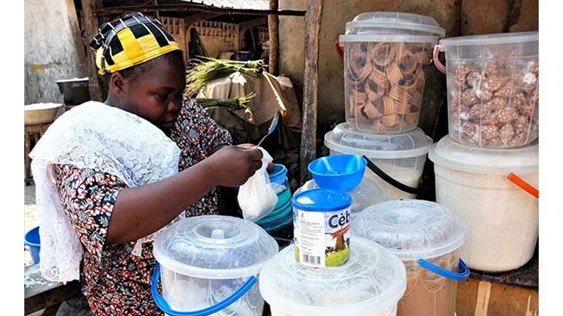 Libreville&nbsp;: la bataille des femmes commerçantes pour vendre dans les établissements scolaires